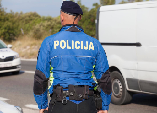 U Unešiću vozio moped alkoholiziran, bez dozvole