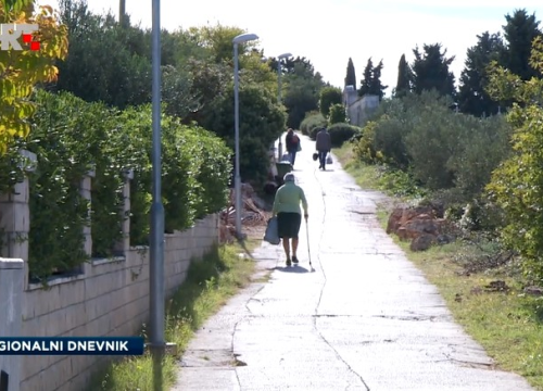 Rekonstrukcija rive u Prvić Luci mještanima donijela probleme: 'Od pješačenja od Šepurina na izmaku sam snage bio i pao'