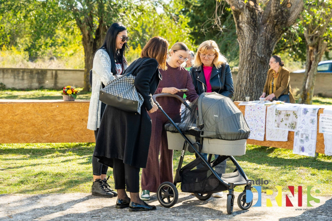 Čuvarice tradicije i stup zajednice: U Pakovom Selu obilježen Svjetski dan seoskih žena