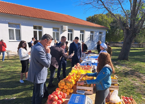 Fotografija 2 - Pakovo selo dobit će 'Kuću drniškog pršuta': Županija i Grad Drniš potpisali ugovor o suradnji