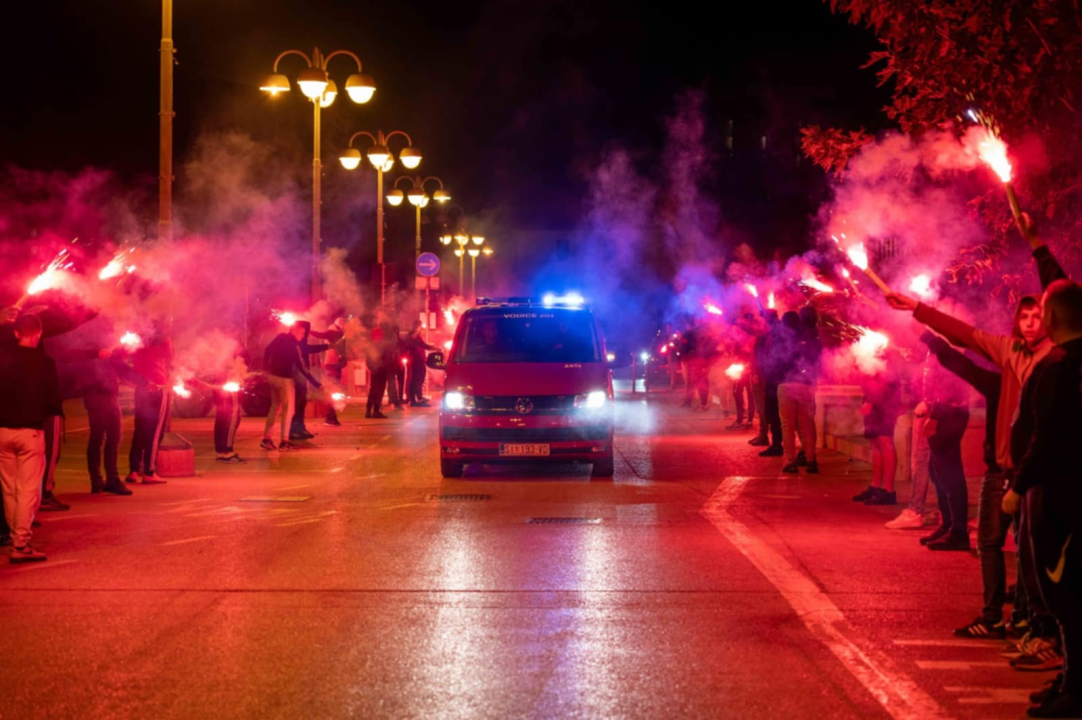 Robert stigao kući nakon uspješnog liječenja: Vodičani ga dočekali bakljadom i gromoglasnim pljeskom
