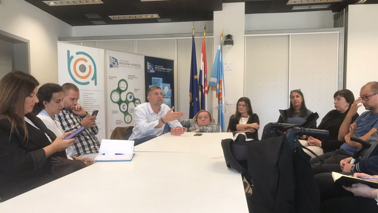 Udruge osoba s invaliditetom na sastanku u Županiji ukazali na probleme u javnom prijevozu
