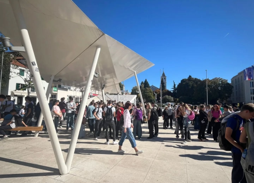 Fotografija 4 - Učenici i nastavnici Gimnazije Antuna Vrančića obilježili Međunarodni dan pješačenja