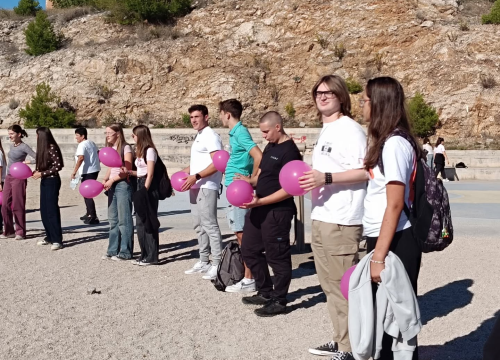 Fotografija 1 - Učenici i nastavnici Gimnazije Antuna Vrančića obilježili Međunarodni dan pješačenja