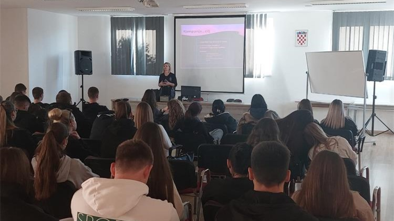 Učenici šibenske Strukovne škole educirani o rizicima i prevenciji trgovanja ljudima