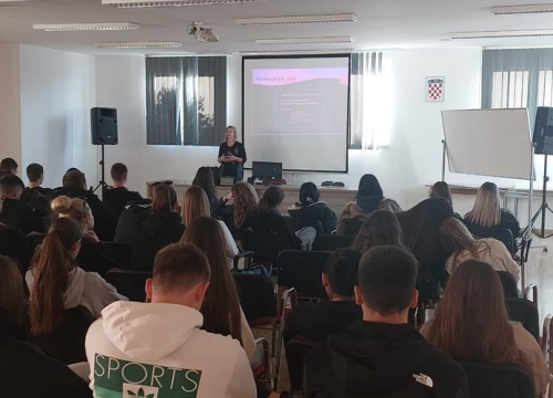 Učenici šibenske Strukovne škole educirani o rizicima i prevenciji trgovanja ljudima