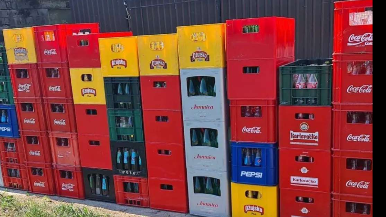 Na meti lopova u Kninu našle su se gajbe s praznim bocama