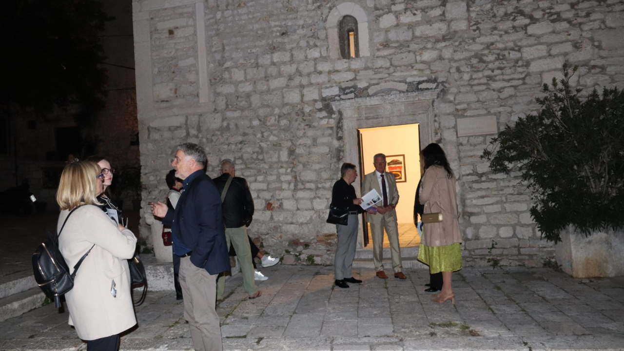 Otvorena izložba grafika Leona Zakrajšeka u Krševanu: 'Umjetnost ima moć povezivati narode'