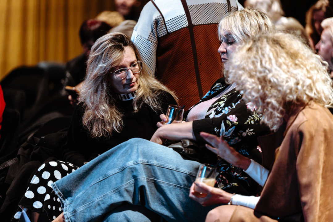 Amira Medunjanin otvorila novu sezonu u Kući umjetnosti Arsen, publika ju nagradila dugotrajnim pljeskom