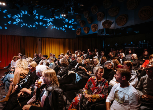 Fotografija 35 - Amira Medunjanin otvorila novu sezonu u Kući umjetnosti Arsen, publika ju nagradila dugotrajnim pljeskom
