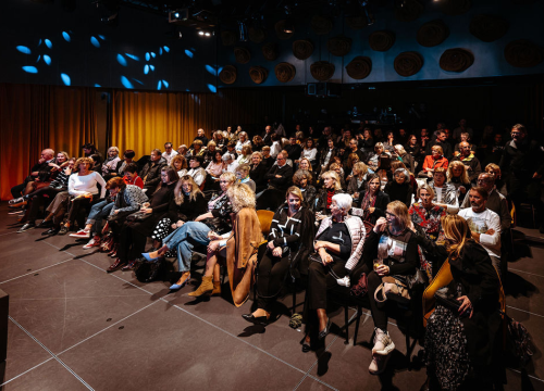 Fotografija 33 - Amira Medunjanin otvorila novu sezonu u Kući umjetnosti Arsen, publika ju nagradila dugotrajnim pljeskom