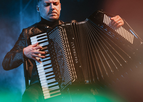 Fotografija 34 - Amira Medunjanin otvorila novu sezonu u Kući umjetnosti Arsen, publika ju nagradila dugotrajnim pljeskom