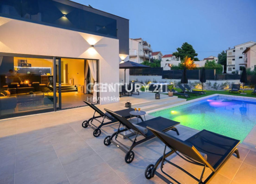 Fotografija 7 - Luksuz uz more: Izdvojili smo najljepše vile s bazenima u okolici Šibenika do 1,6 milijuna eura