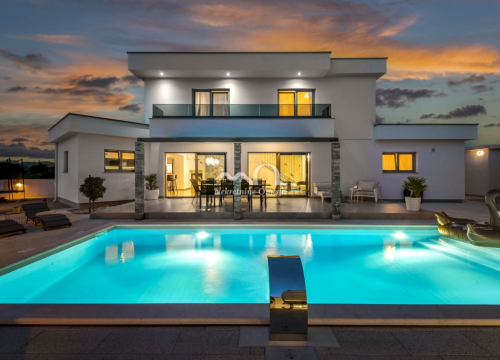 Fotografija 13 - Luksuz uz more: Izdvojili smo najljepše vile s bazenima u okolici Šibenika do 1,6 milijuna eura