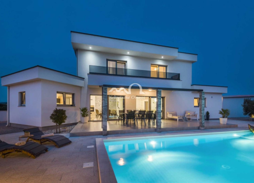 Fotografija 8 - Luksuz uz more: Izdvojili smo najljepše vile s bazenima u okolici Šibenika do 1,6 milijuna eura