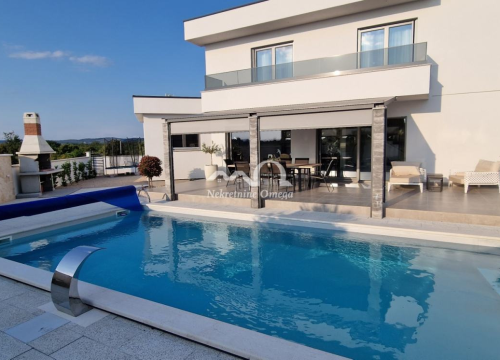 Fotografija 11 - Luksuz uz more: Izdvojili smo najljepše vile s bazenima u okolici Šibenika do 1,6 milijuna eura