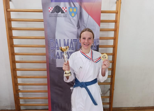 Fotografija 5 - FOTO Karateke Šibenika 1066 u Kaštelima potvrdile odličnu formu uoči državnog prvenstva