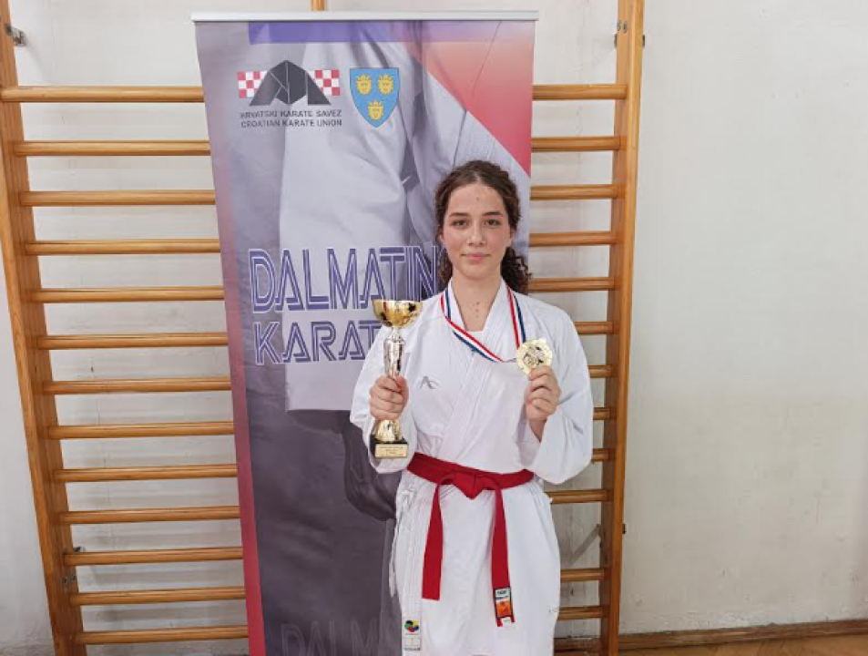 FOTO Karateke Šibenika 1066 u Kaštelima potvrdile odličnu formu uoči državnog prvenstva