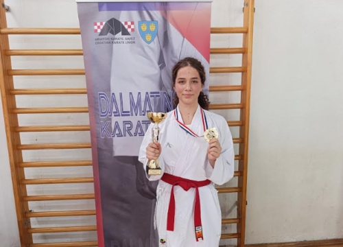 Fotografija 4 - FOTO Karateke Šibenika 1066 u Kaštelima potvrdile odličnu formu uoči državnog prvenstva