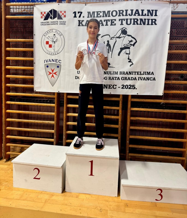 FOTO Vikend pun borbi za Karate klub Phoenix: Sudjelovao na dva turnira, vratio se sa 19 medalja