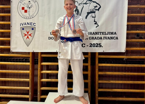 Fotografija 10 - FOTO Vikend pun borbi za Karate klub Phoenix: Sudjelovao na dva turnira, vratio se sa 19 medalja