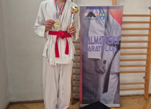 Fotografija 12 - FOTO Vikend pun borbi za Karate klub Phoenix: Sudjelovao na dva turnira, vratio se sa 19 medalja