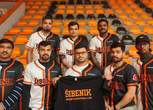 Članovi Kriket kluba Šibenik podržali šibenske košarkašice na Baldekinu: 'Uživali smo u utakmici i pobjedi'