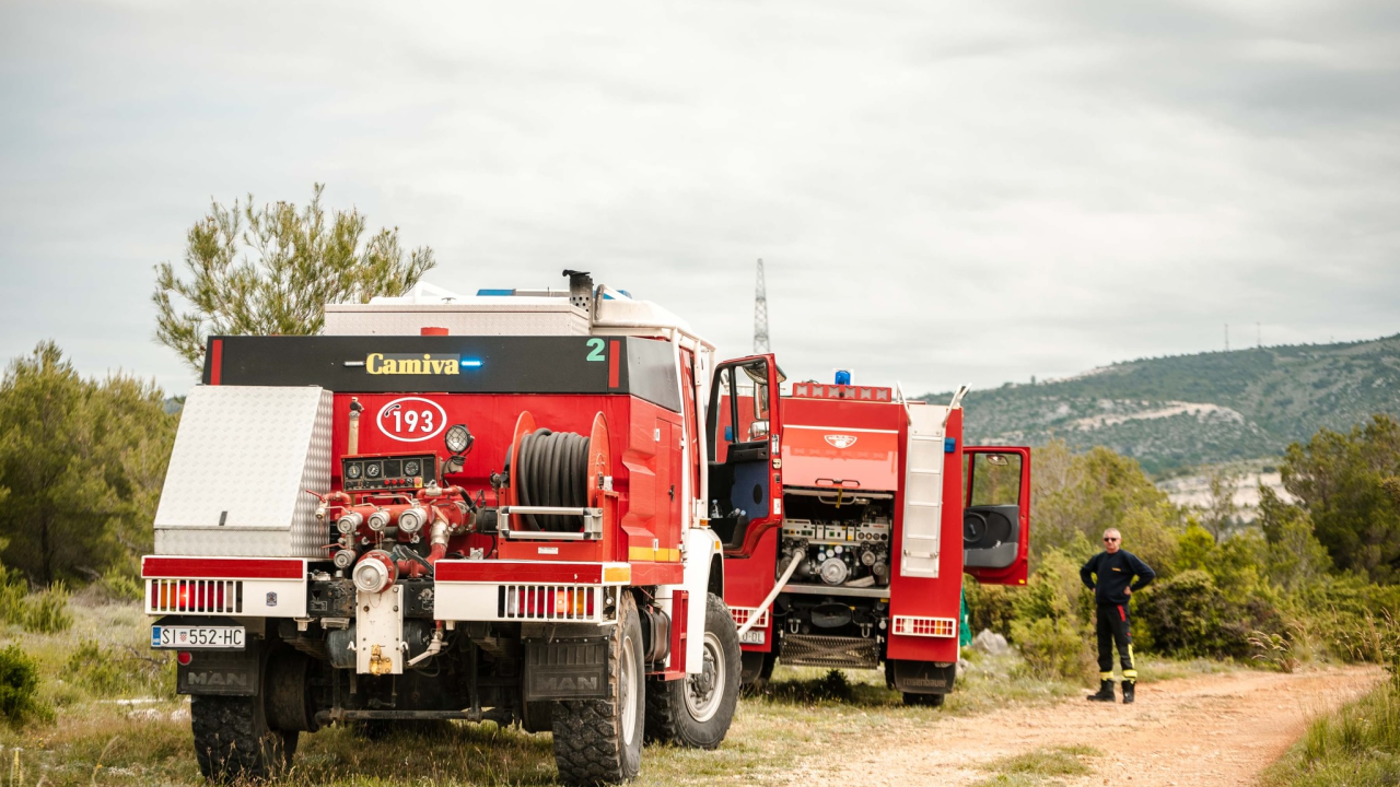 Lokaliziran požar u skradinskom zaleđu