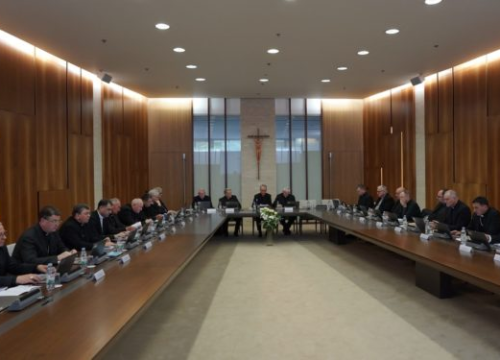 Hrvatski biskupi pozvali papu Lava XIV. u Hrvatsku