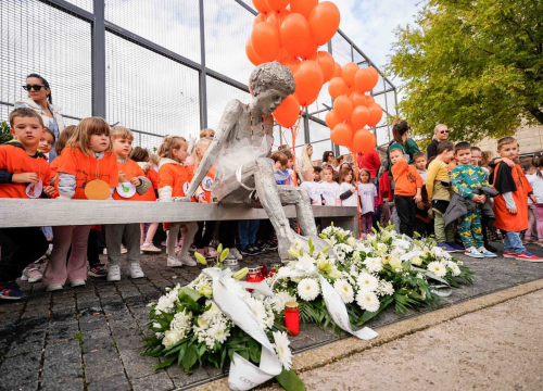 Draženu 61 balon za 61. rođendan: Šibenik obilježio rođendan svog košarkaškog velikana