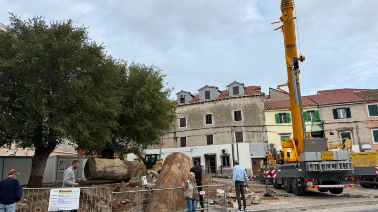 Ispod Vanjskog otkriveni i uklonjeni spremnici goriva stare benzinske pumpe