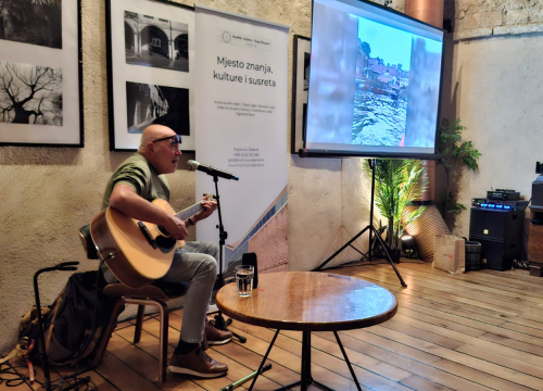 'Život je lijep i kad si slijep': Inspirativno putopisno predavanje Feruča Lazarića održano u Azimutu