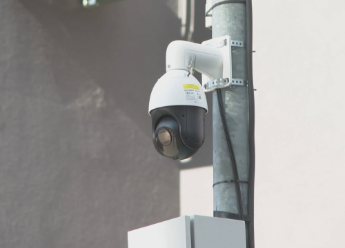 Na općinsku zgradu u Murteru postavljena kamera za nadzor nepropisnog parkiranja