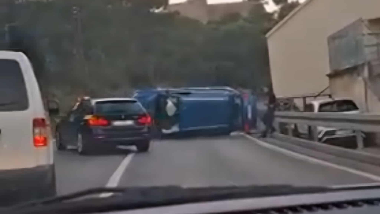 Prevrnulo se vozilo na magistrali kod Vile Velebita