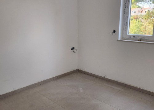 Fotografija 7 - Prodaje se moderan stan s vrtom u Vodicama – novogradnja u mirnoj ulici blizu centra!