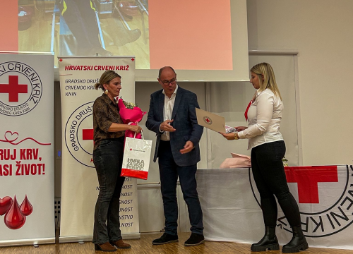 Fotografija 2 - Crveni križ Knin obilježio Dan darivatelja krvi: 'Prikupili 670 doza krvi samo u ovoj godini'