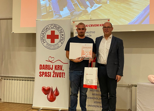 Fotografija 4 - Crveni križ Knin obilježio Dan darivatelja krvi: 'Prikupili 670 doza krvi samo u ovoj godini'