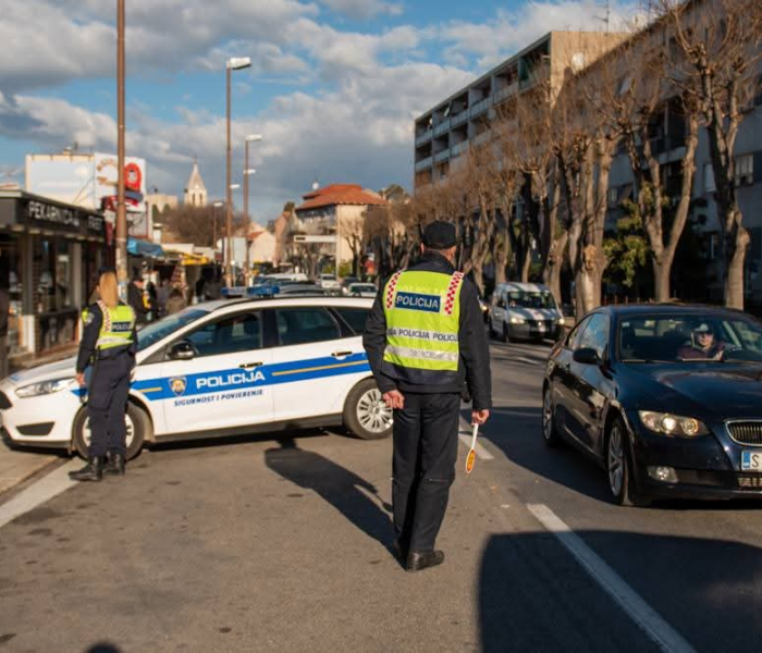 Upozorenje odvjetnika: 'Kada vas zaustavi policija nikada im nemojte odgovarati na ovo pitanje'