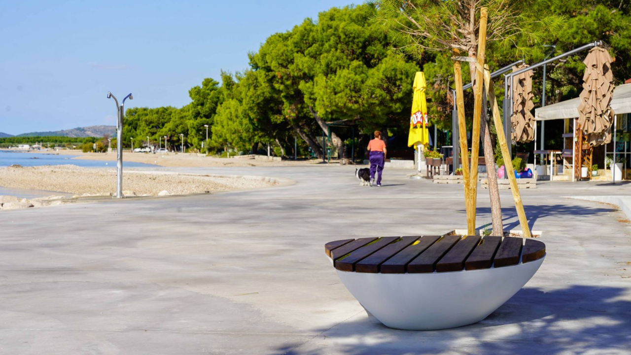 Na Jadriji postavljena nova urbana oprema