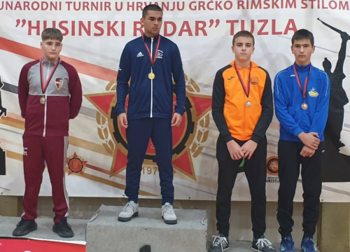 Fotografija 3 - FOTO Hrvačima Šibenika dvije medalje s Prvenstva Hrvatske te tri s tuzlanskog turnira