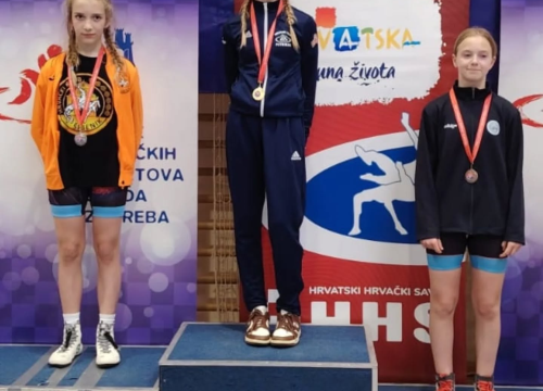 Fotografija 8 - FOTO Hrvačima Šibenika dvije medalje s Prvenstva Hrvatske te tri s tuzlanskog turnira