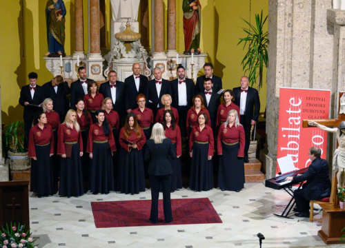 Fotografija 5 - Drniška 'Neuma' ponovno okupila zborove na Festivalu duhovne glazbe