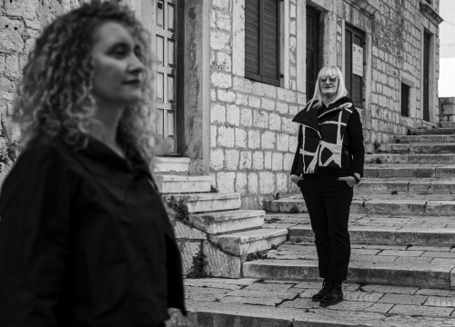 Fotografija 2 - FOTO Modni raj u Šibeniku: Otkrijte ekskluzivne kolekcije hrvatskih dizajnera u Galeriji Juraj Dalmatinac!