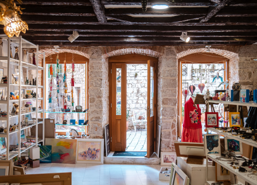 Fotografija 8 - FOTO Modni raj u Šibeniku: Otkrijte ekskluzivne kolekcije hrvatskih dizajnera u Galeriji Juraj Dalmatinac!