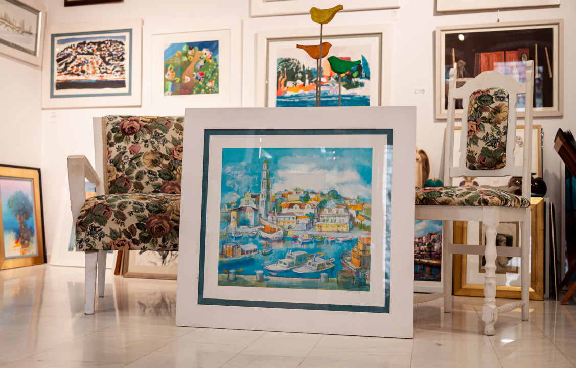 FOTO Modni raj u Šibeniku: Otkrijte ekskluzivne kolekcije hrvatskih dizajnera u Galeriji Juraj Dalmatinac!