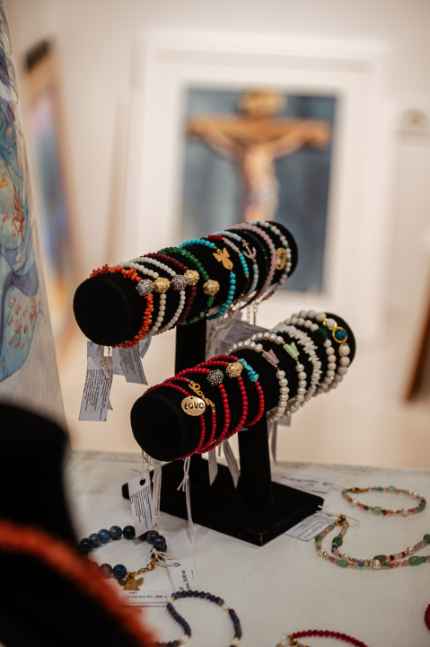 FOTO Modni raj u Šibeniku: Otkrijte ekskluzivne kolekcije hrvatskih dizajnera u Galeriji Juraj Dalmatinac!