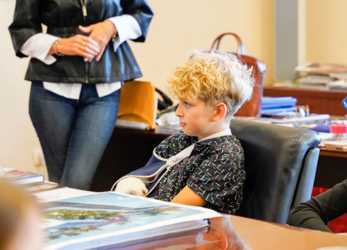 Fotografija 3 - Četvrtaši učiteljice Ivane Guberina posjetili gradonačelnika Burića. Evo što su ga pitali