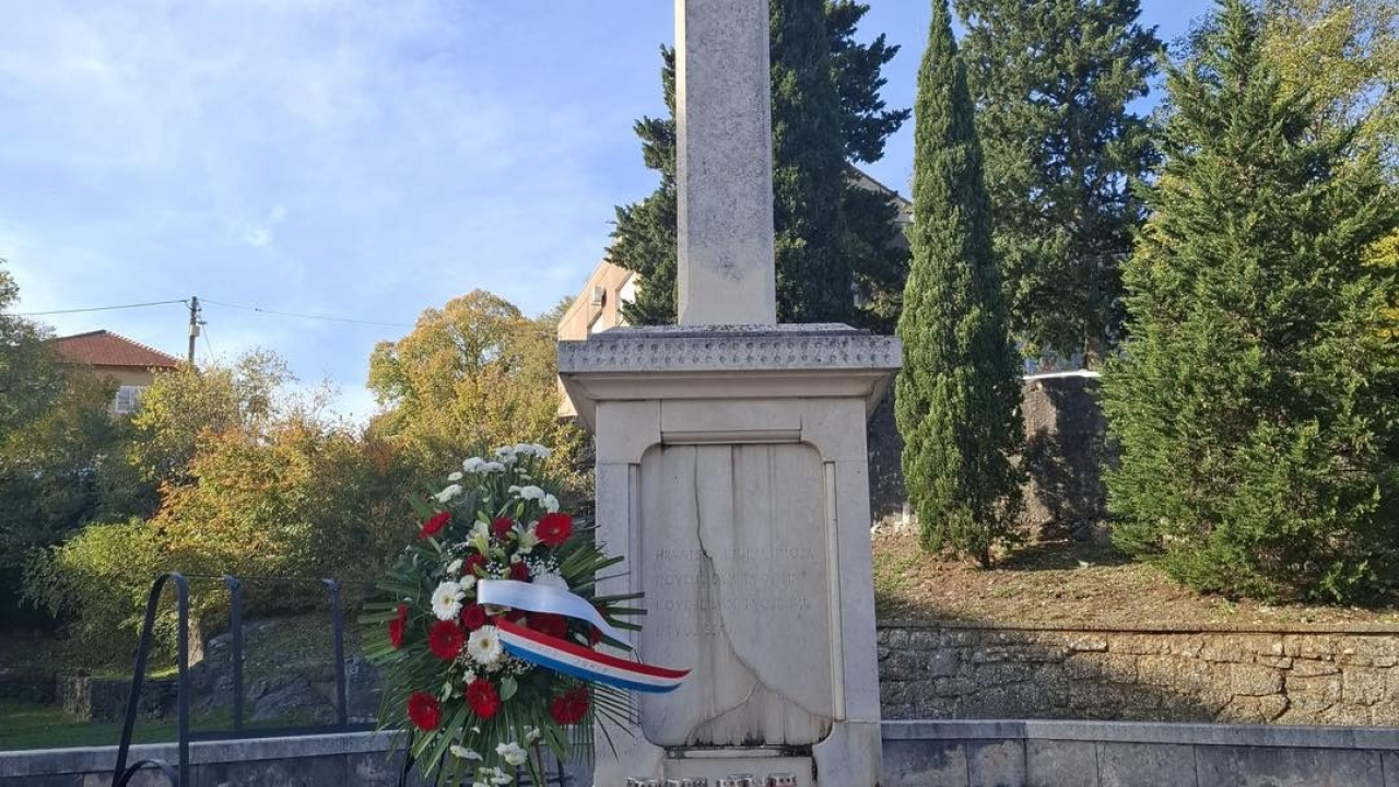 Izaslanstvo Grada Drniša odalo počast svim žrtvama Domovinskog rata