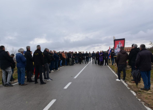 Fotografija 1 - Obilježavanje 32. godišnjice ratnog zločina nad hrvatskim braniteljima u Dragišićima