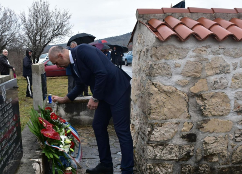 Fotografija 6 - Obilježavanje 32. godišnjice ratnog zločina nad hrvatskim braniteljima u Dragišićima